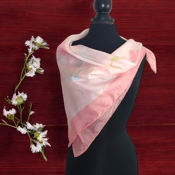 Elegant Pink Floral Scarf with Luxurious Rolled Hem - Picture 9 of 9